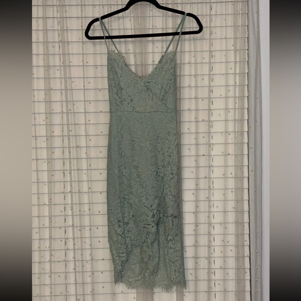 Elegant Lace Dress in Mint Green